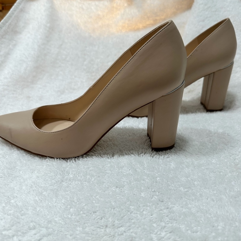 Marc Fisher Classic Tan Heels